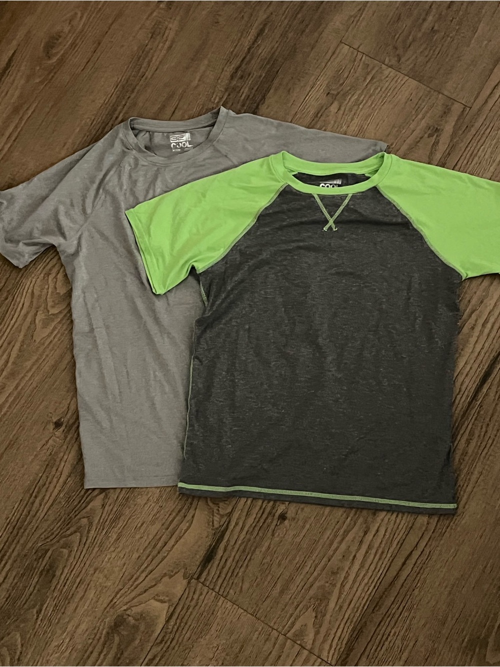 Boys NWOT Gray Crewneck & Charcoal with Green 32 Degrees Cool Shirts 10/12